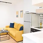 Matisse No11 - One Bedroom Center