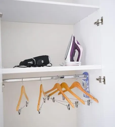 Matisse No11 - One Bedroom Center With Parking 아파트 티라나
