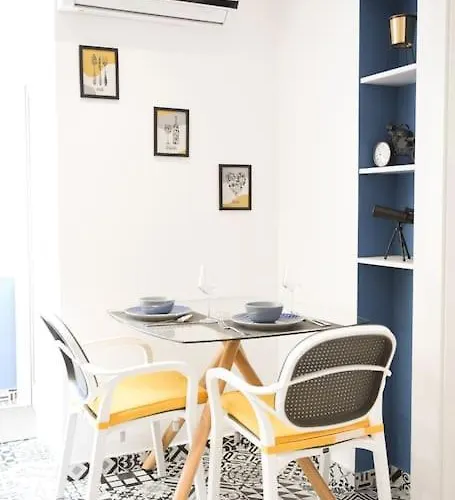 Matisse No11 - One Bedroom Center With Parking 아파트
