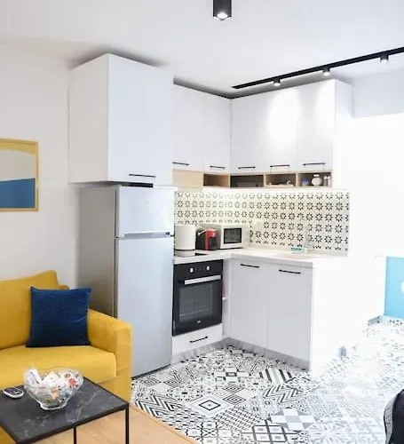 Matisse No11 - One Bedroom Center With Parking 아파트 *