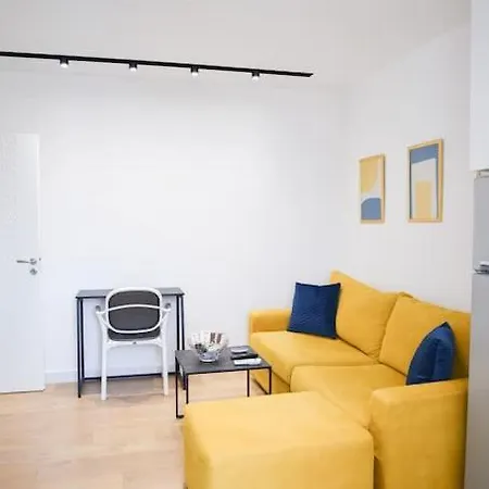 Matisse No11 - One Bedroom Center With Parking Tiran